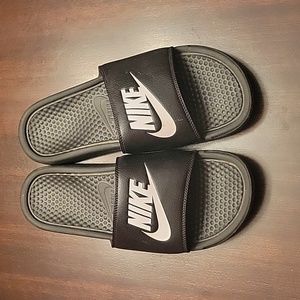 Men's size 12 Nike slides/sandals.